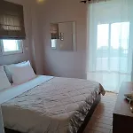 With Sea View - Appartement